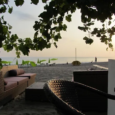Honeymoon Vila