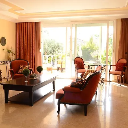 Honeymoon Vila *